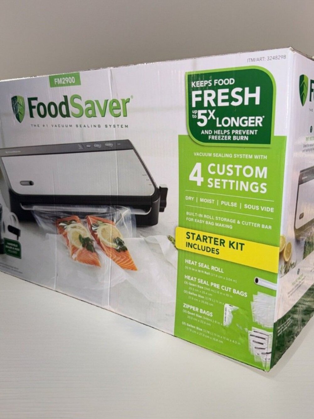 FoodSaver FM2900 Vacuum Sealer Starter Kit Food Saver New in box